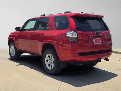Certified 2022 Toyota 4Runner SR5 Premium w/ Moonroof Package AWD/4WD image 5