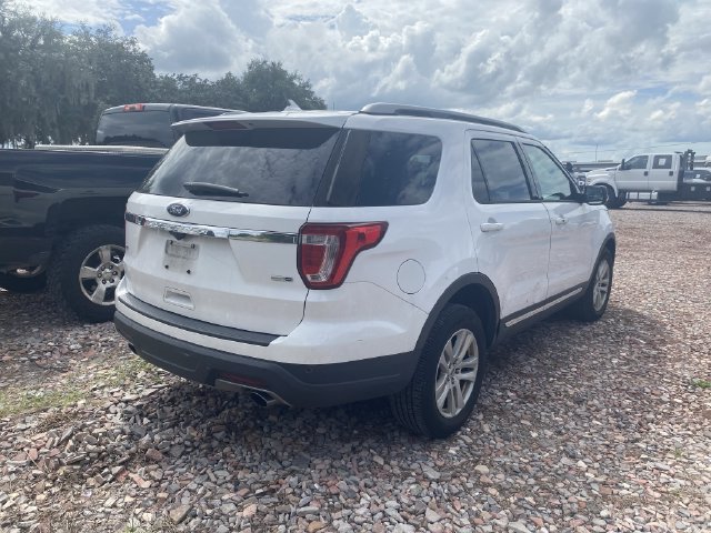 Used 2019 Ford Explorer XLT w/ Equipment Group 202A AWD/4WD image 4