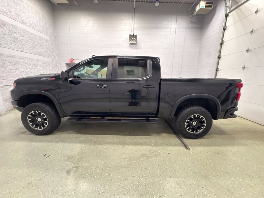 Used 2023 Chevrolet Silverado 1500 ZR2 w/ Technology Package AWD/4WD image 8