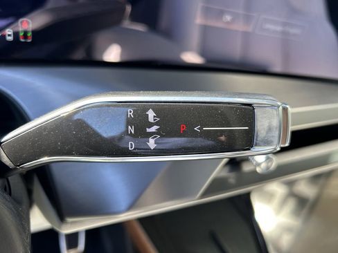 New 2026 Cadillac Vistiq Luxury image 28