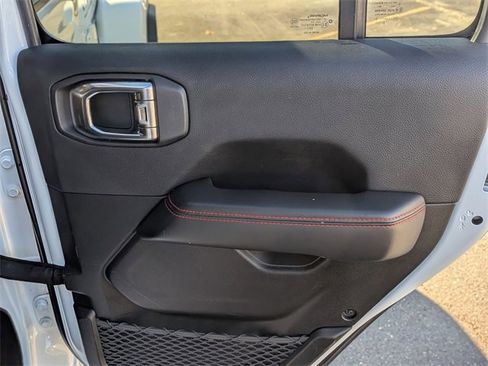 Used 2024 Jeep Wrangler Unlimited Rubicon image 32