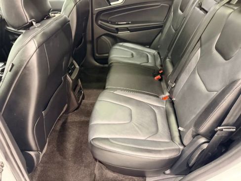 Used 2018 Ford Edge Titanium w/ Technology Package image 38