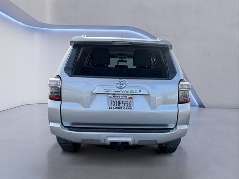 Used 2016 Toyota 4Runner SR5 image 5