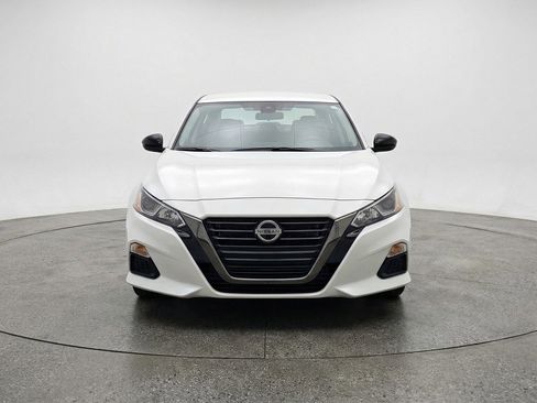 Used 2025 Nissan Altima 2.5 SV FWD image 2