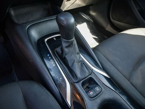 Used 2022 Toyota Corolla LE FWD image 19