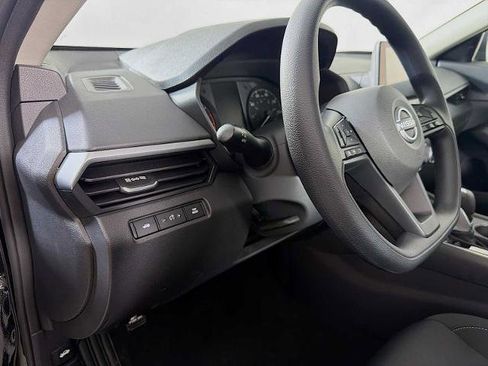 Certified 2025 Nissan Altima 2.5 S FWD image 8