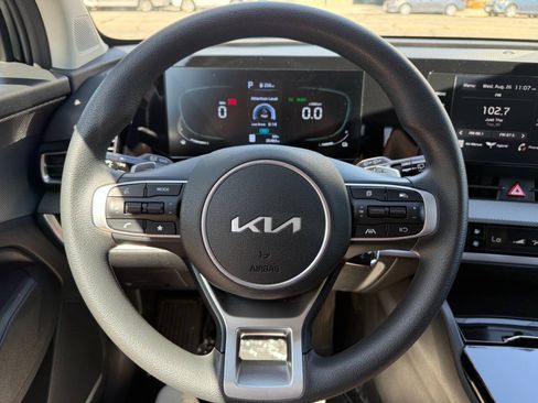Used 2023 Kia Sportage LX AWD/4WD image 35