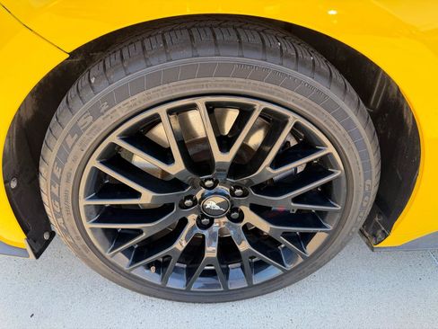 Used 2015 Ford Mustang GT Premium w/ GT Performance Package RWD image 9