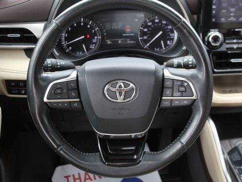 Used 2020 Toyota Highlander Limited image 13