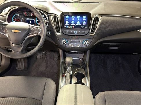 Used 2025 Chevrolet Malibu LT image 14