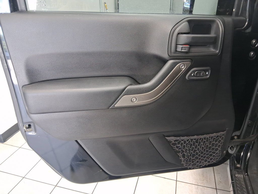 Used 2015 Jeep Wrangler Sport w/ Quick Order Package 24S AWD/4WD image 15