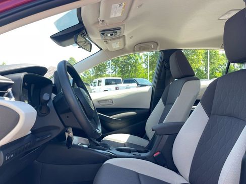 Used 2025 Toyota Corolla LE image 9