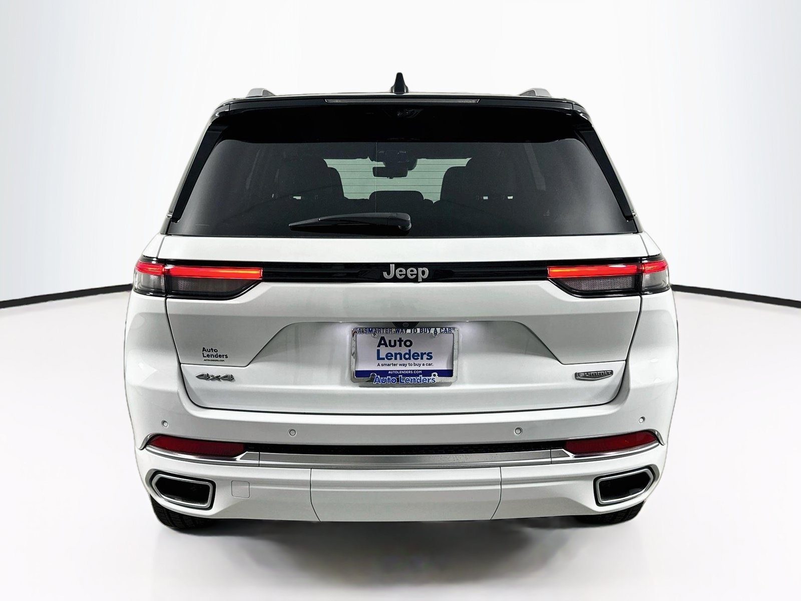 Used 2023 Jeep Grand Cherokee Summit AWD/4WD image 6