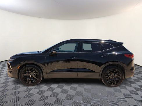 Used 2024 Chevrolet Blazer LT w/ Sound & Technology Package FWD image 2