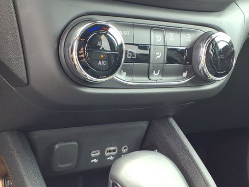 Used 2023 Chevrolet TrailBlazer ACTIV w/ Convenience Package AWD/4WD image 14