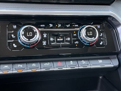 Used 2022 GMC Sierra 1500 Denali AWD/4WD image 19