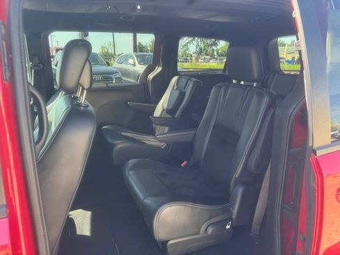 Used 2015 Dodge Grand Caravan SXT FWD image 10