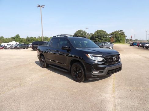 Used 2025 Honda Ridgeline Black Edition image 2