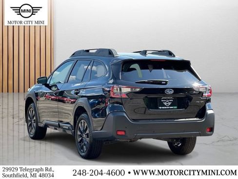 Used 2025 Subaru Outback Onyx Edition AWD/4WD image 5