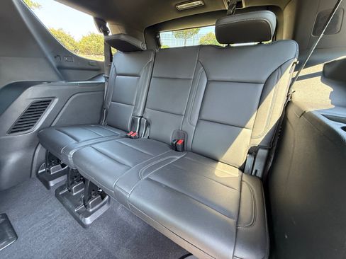 Used 2021 Chevrolet Tahoe Z71 w/ Z71 Signature Package AWD/4WD image 21