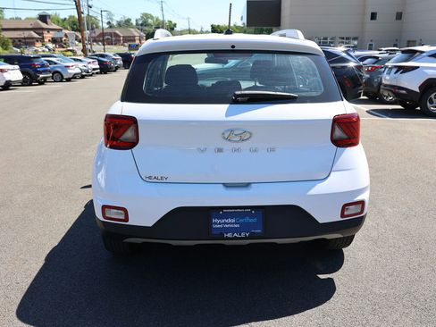 Certified 2023 Hyundai Venue SEL w/ Cargo Package FWD image 6