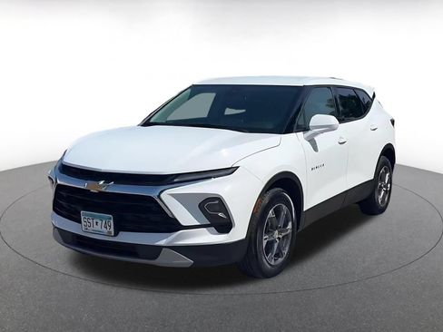 Used 2025 Chevrolet Blazer LT FWD image 5