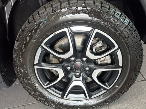 Used 2025 Jeep Compass Trailhawk AWD/4WD image 10
