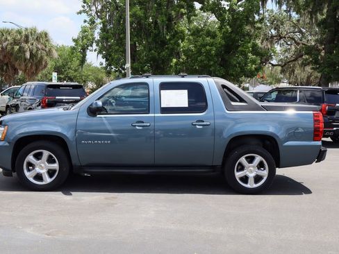 Used 2011 Chevrolet Avalanche LS image 4