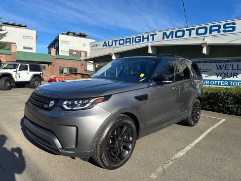 Used 2017 Land Rover Discovery HSE image 2