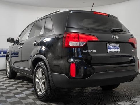 Used 2014 Kia Sorento LX w/ LX V6 Convenience Package image 4
