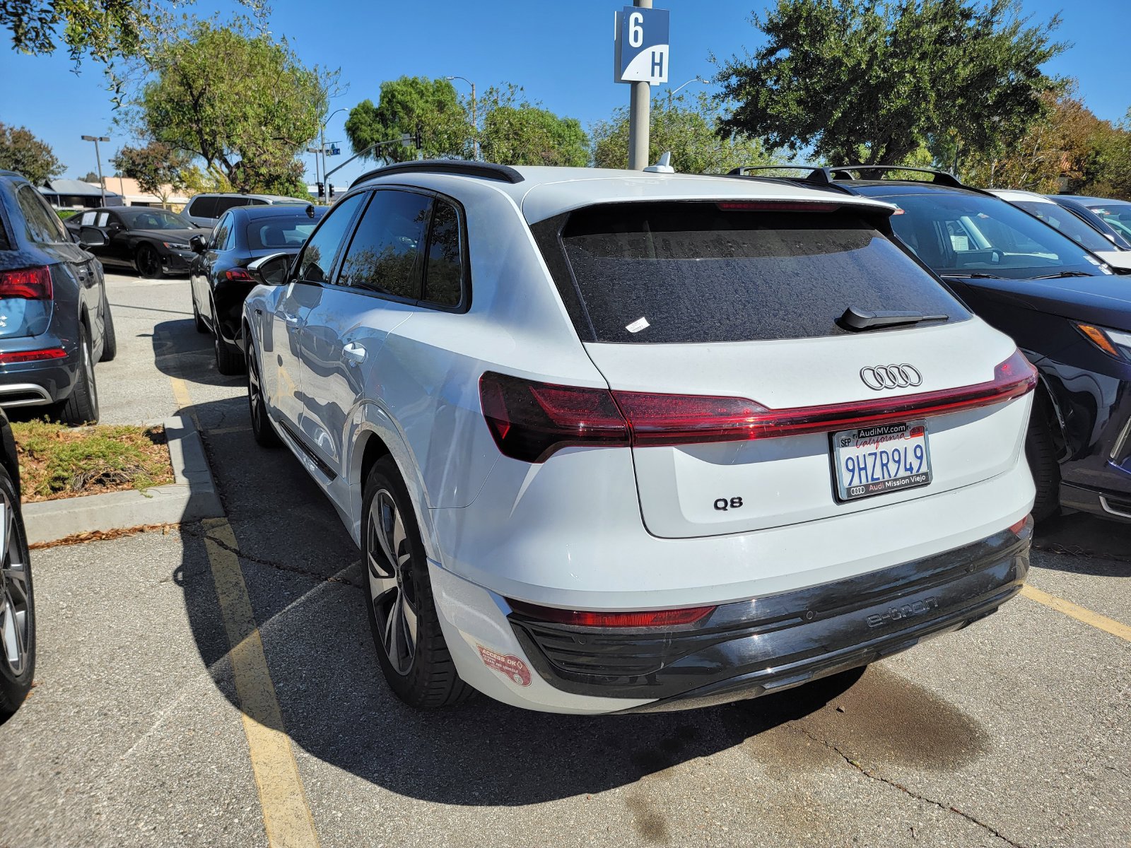 Used 2024 Audi Q8 e-tron Premium AWD/4WD image 3