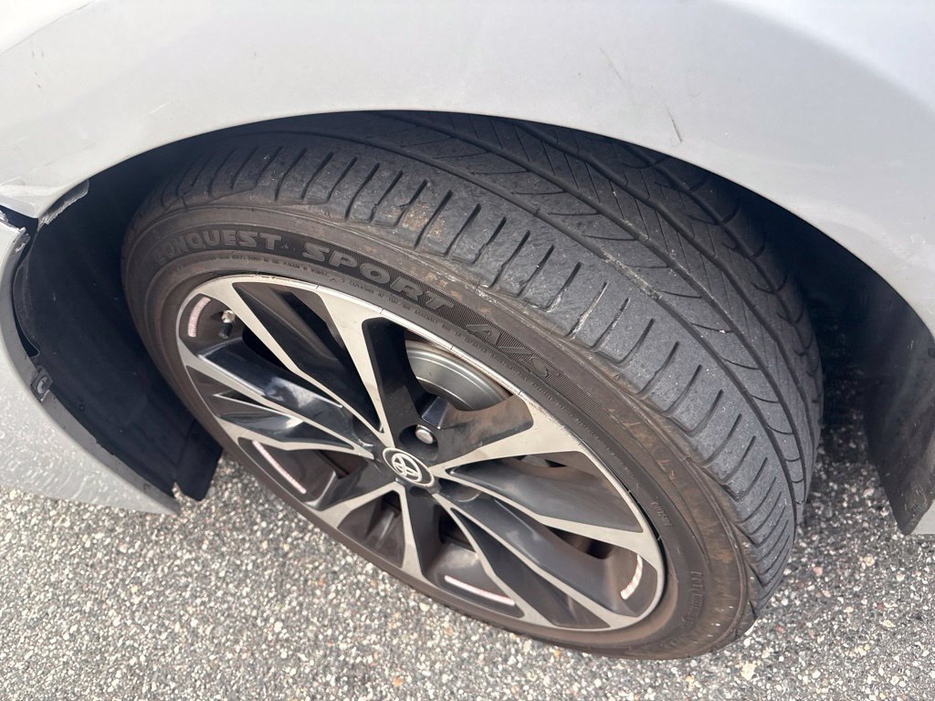 Used 2019 Toyota Corolla SE FWD image 2