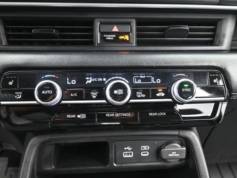 Used 2025 Honda Pilot EX-L image 23