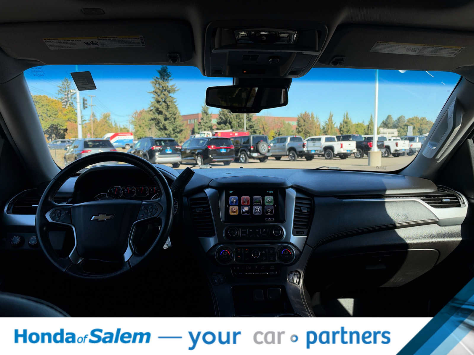 Used 2018 Chevrolet Suburban LT AWD/4WD image 9