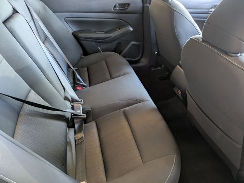 Used 2025 Nissan Altima 2.5 SV FWD image 28