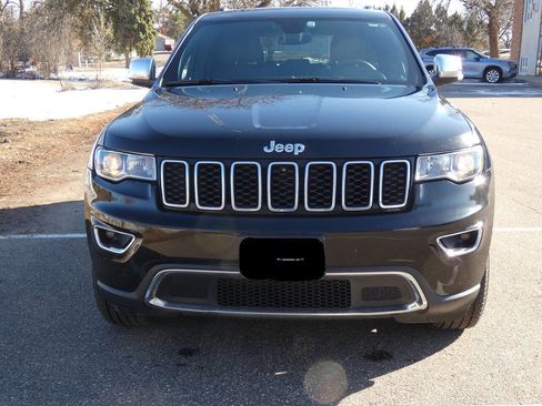 Used 2017 Jeep Grand Cherokee Limited w/ Trailer Tow Group IV image 4