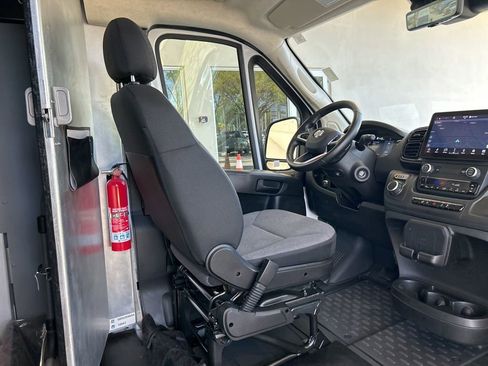 Used 2024 RAM ProMaster 3500 w/ Delivery Van Package FWD image 24