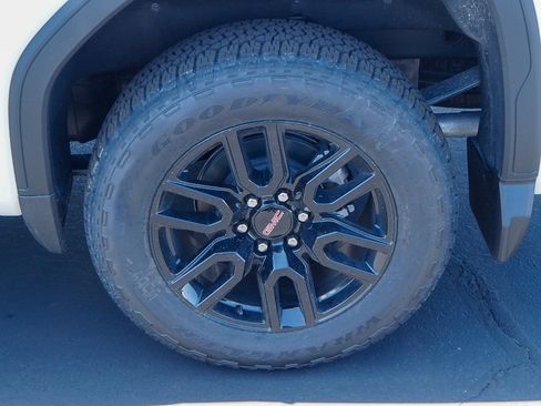 New 2025 GMC Sierra 1500 Elevation image 5