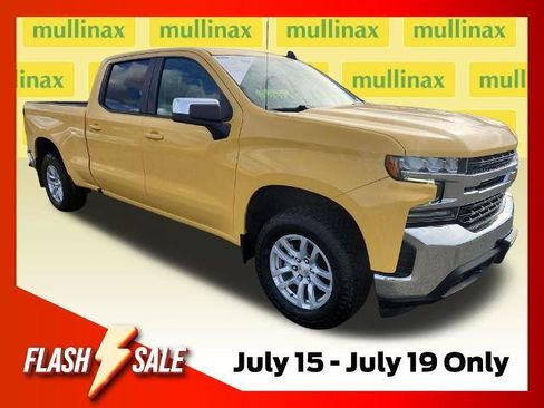 Used 2022 Chevrolet Silverado 1500 LT AWD/4WD image 1