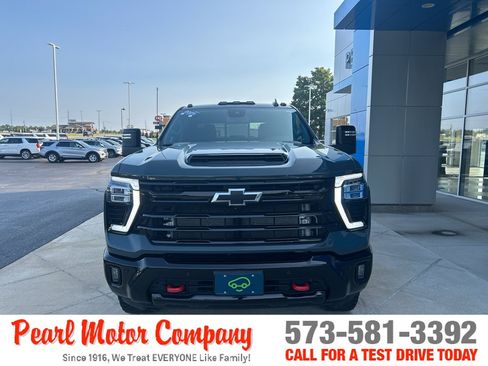 Used 2025 Chevrolet Silverado 2500 LTZ w/ LTZ Plus Package AWD/4WD image 2