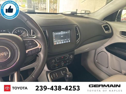 Used 2019 Jeep Compass Latitude image 14