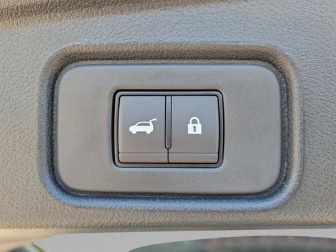 New 2026 Nissan Pathfinder SV image 9