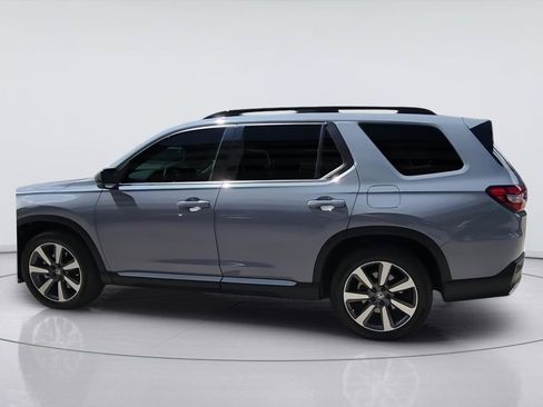 Used 2025 Honda Pilot Touring image 6
