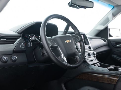 Used 2015 Chevrolet Suburban LT w/ Luxury Package image 28