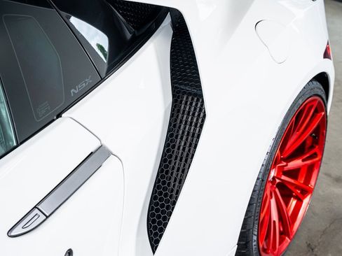 Used 2018 Acura NSX image 23