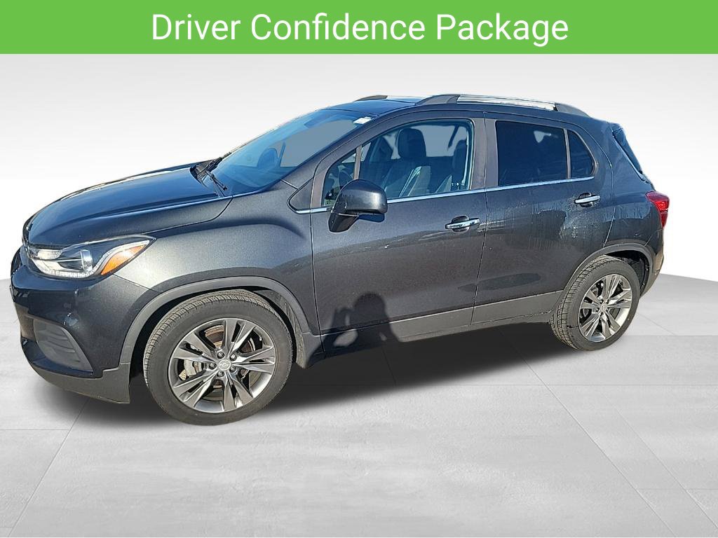 Used 2020 Chevrolet Trax LT w/ Sun & Sound Package FWD image 9