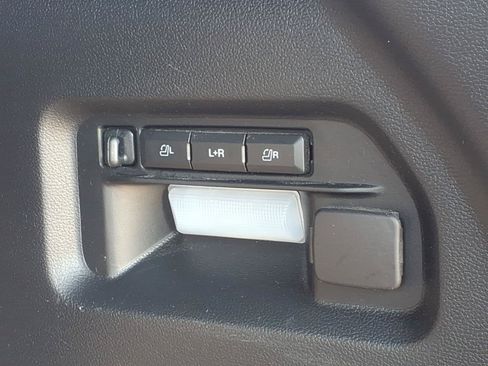 Used 2023 Ford Explorer Platinum w/ Technology Package AWD/4WD image 10