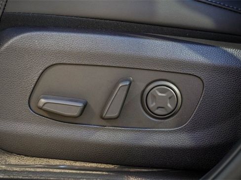 New 2025 Kia Carnival SX w/ SX Dark Edition Package image 39