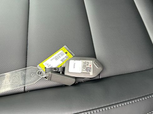 New 2025 Kia Telluride S image 31