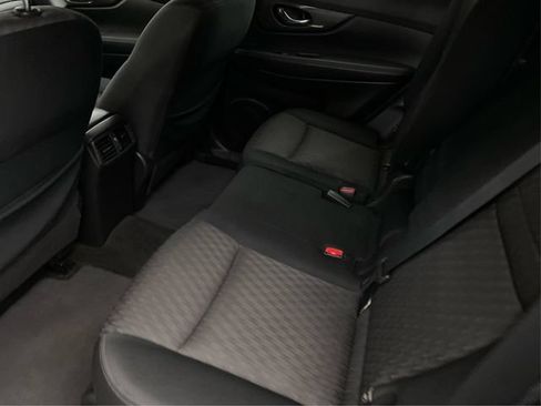 Used 2018 Nissan Rogue SV w/ Sun & Sound Touring Package AWD/4WD image 11